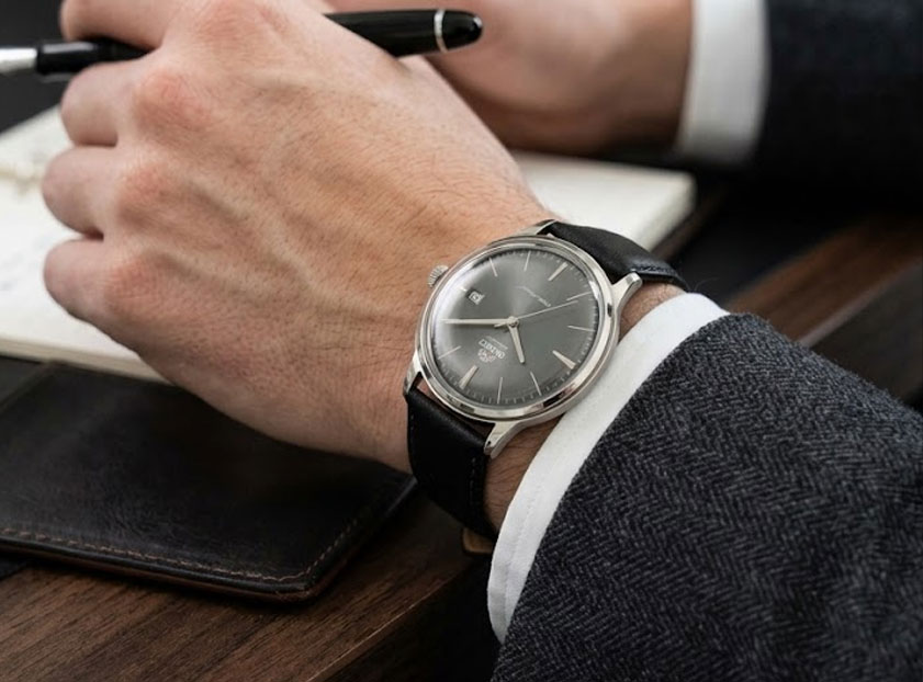 Orient Bambino Version 3 automatic dress watch Bauhaus design metallic sunburst dial minimalist