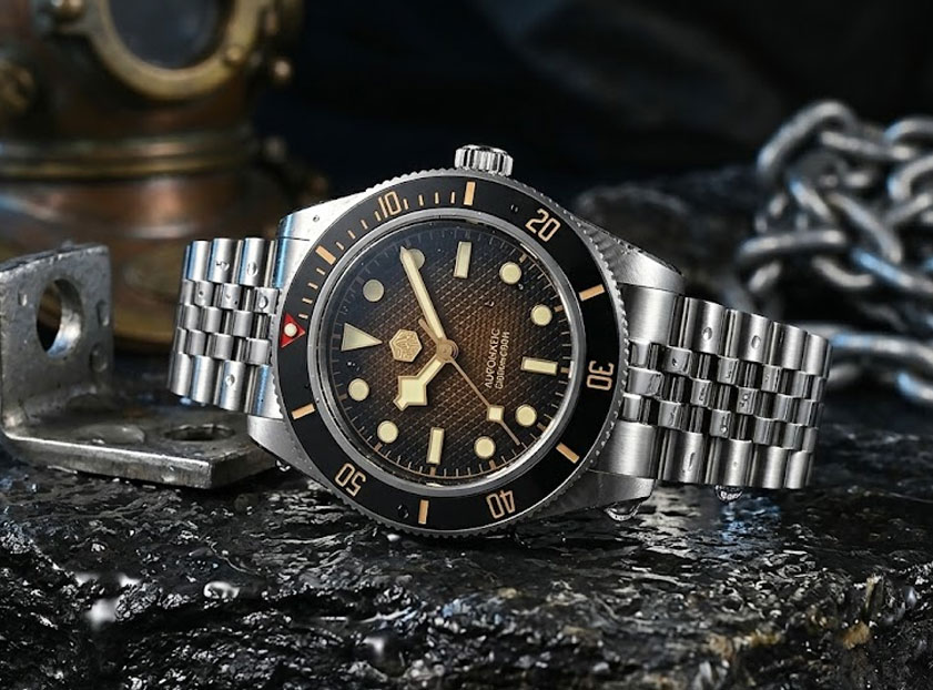 San Martin SN0128 vintage diver watch NH35 movement sapphire crystal waffle dial microbrand luxury